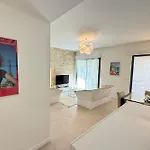 Apartament Superb For 4 Sea View & Terrace Private Parking *