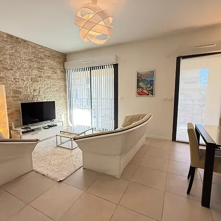 Superb For 4 Sea View & Terrace Private Parking דירה
