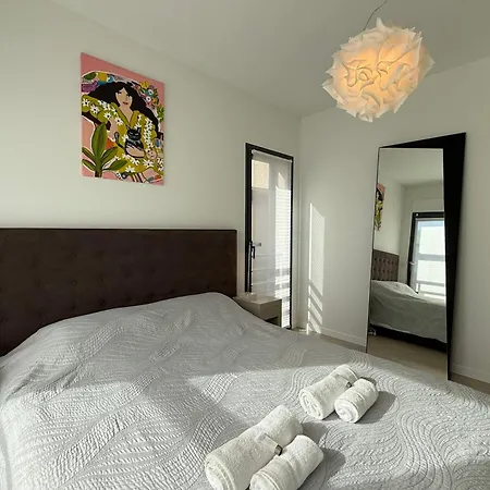 Superb For 4 Sea View & Terrace Private Parking Apartament Antibes