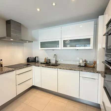 Superb For 4 Sea View & Terrace Private Parking Антиб