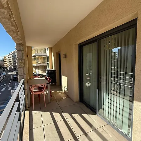 Апартаменты Superb For 4 Sea View & Terrace Private Parking *