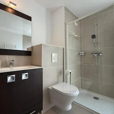 Superb For 4 Sea View & Terrace Private Parking Антиб