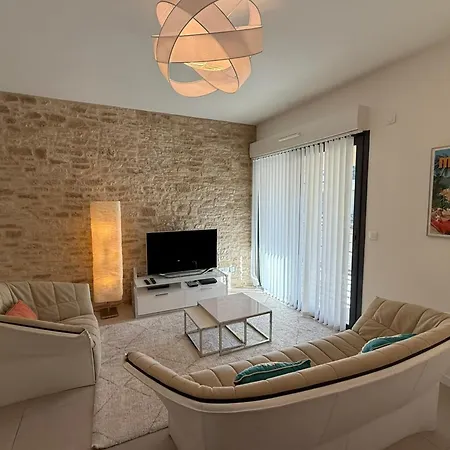 Апартаменты Superb For 4 Sea View & Terrace Private Parking *